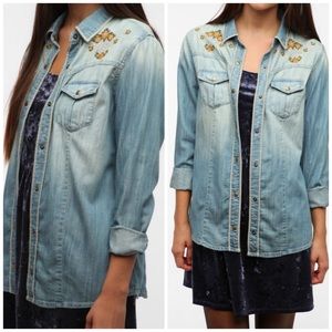 Staring At Stars UO embroidered denim shirt size XS